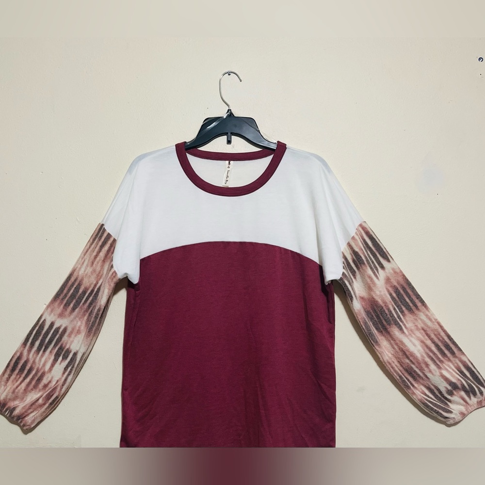 Vanilla Bay brand. Beautiful and fresh sweater, long-sleeved top. Size L.